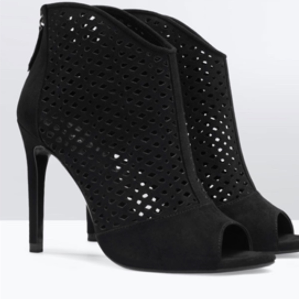 New burgundy Zara heels